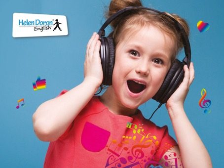 Wszystko zaczyna się od słuchania. Już w życiu płodowym naszym najlepiej wykształconym zmysłem jest słuch. Uważa się, że słuchanie muzyki może stanowić zaczątek nauki mowy przez nienarodzone dziecko. Zatem wszystko zaczyna się od słuchania.
