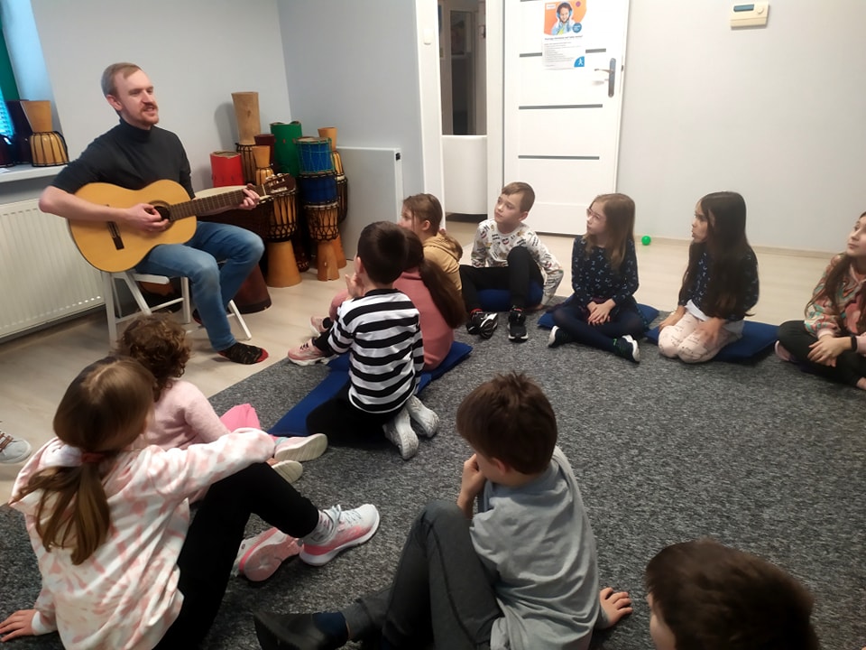 326127868 490671083137599 5480058554817660100 n - Helen Doron English