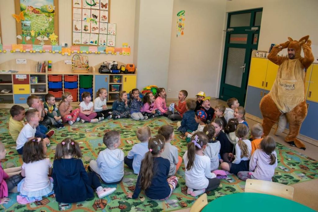 Prawdziwa magia w ksiazkach 16 FB IMG 1684390677069 - Helen Doron English