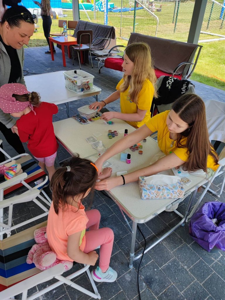 Wielki piknik rodzinny naszej szkoły 7 received 1208504336513246 - Helen Doron English