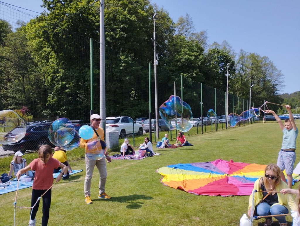 Wielki piknik rodzinny naszej szkoły 32 received 190878037244252 - Helen Doron English