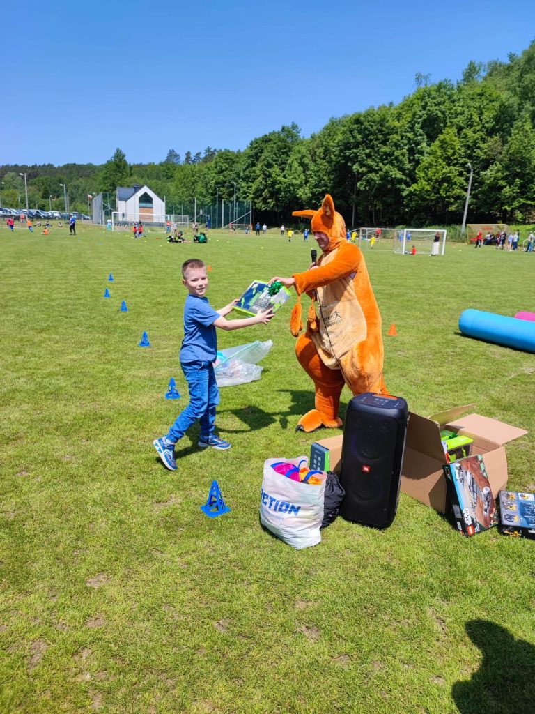 Wielki piknik rodzinny naszej szkoły 14 received 199666949643146 - Helen Doron English