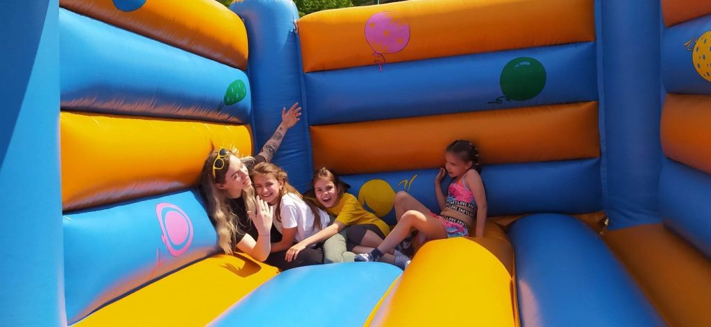 Wielki piknik rodzinny naszej szkoły 26 received 212923991548281 - Helen Doron English