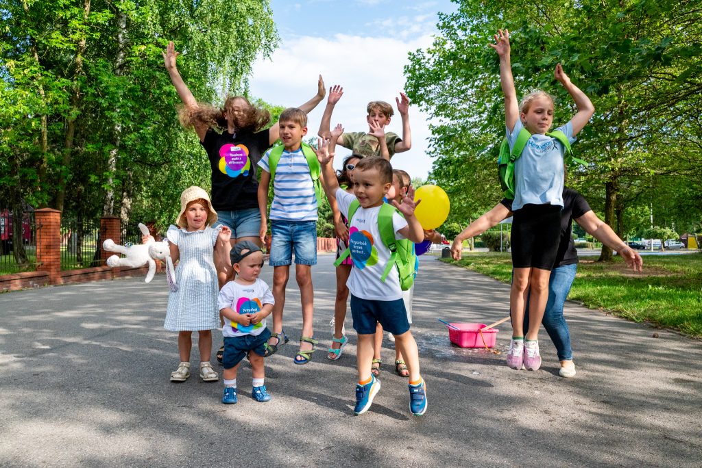 20 powodów, dla których warto wybrać Helen Doron English Mysłowice 💙🎓 2 2025 06 Sesja small 132 1 - Helen Doron English