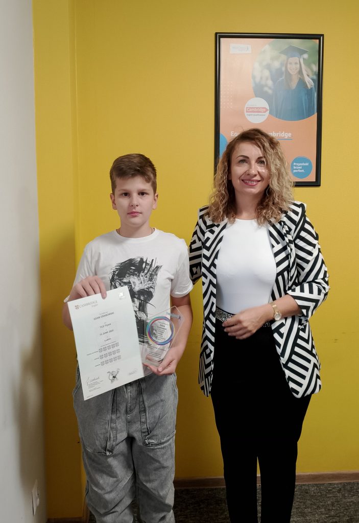 Gala wręczenia certyfikatów Cambridge 2025 12 IMG 20251011 101202 - Helen Doron English