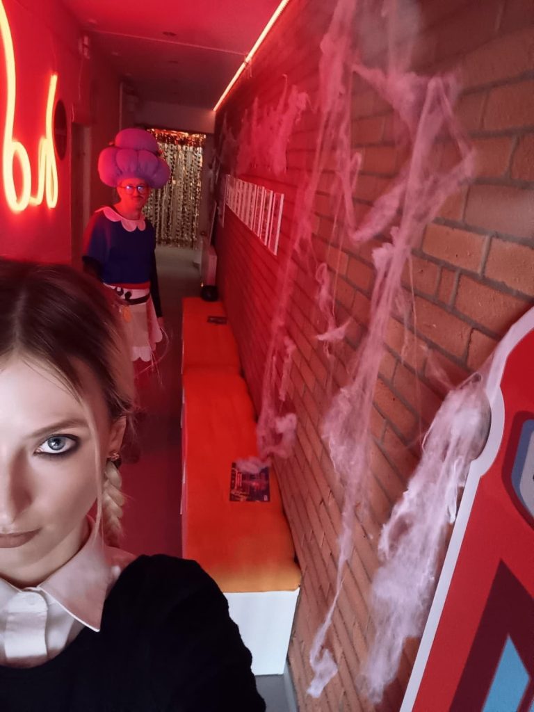 HALLOWEEN W HELEN DORON KRAŚNIK 9 571172049 1438412054952225 6073890439884654412 n - Helen Doron English