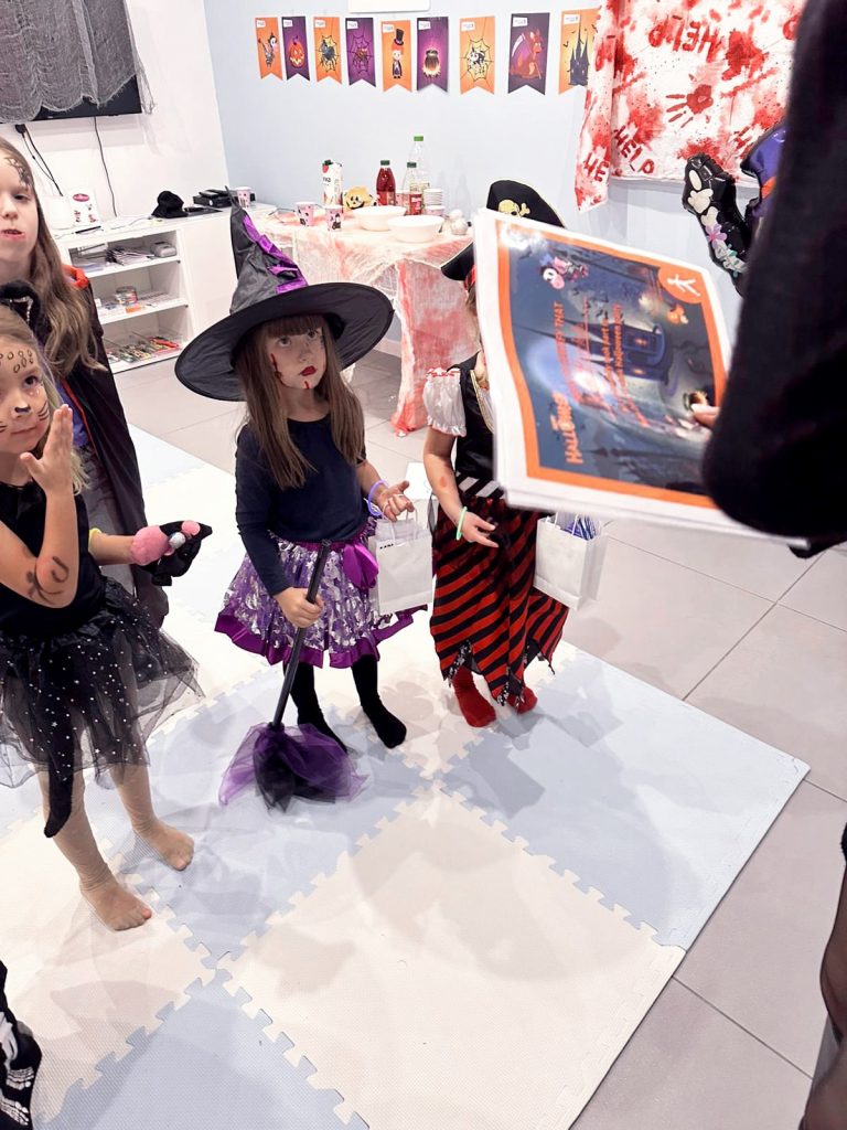 HALLOWEEN W HELEN DORON KRAŚNIK 13 571215591 1438411488285615 1296182374583099509 n - Helen Doron English