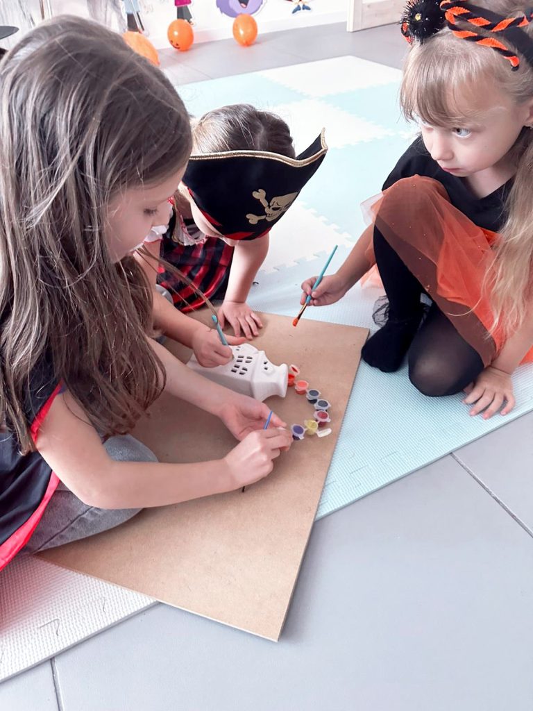 HALLOWEEN W HELEN DORON KRAŚNIK 15 571234094 1438411878285576 6904359066068924940 n - Helen Doron English