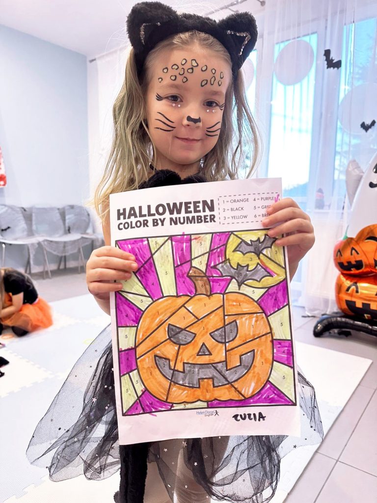 HALLOWEEN W HELEN DORON KRAŚNIK 23 571657176 1438411804952250 6468539368763626689 n - Helen Doron English