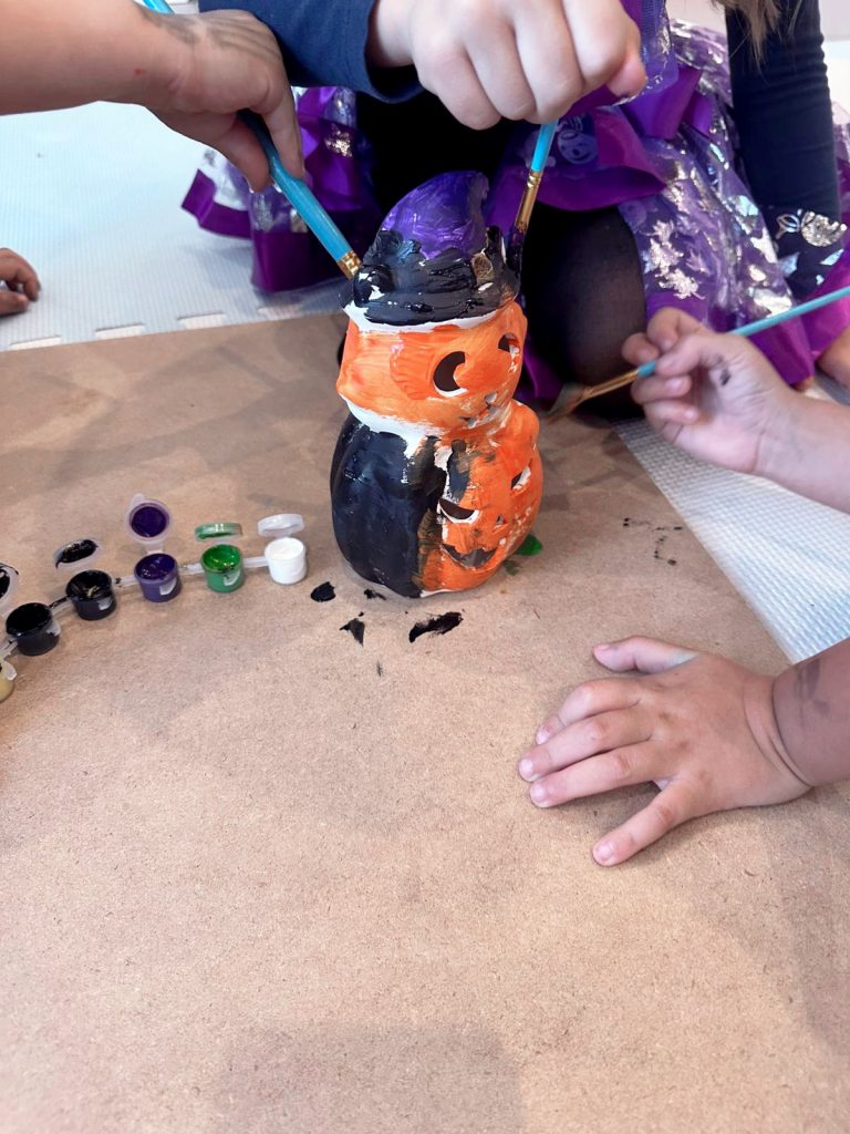 HALLOWEEN W HELEN DORON KRAŚNIK 25 573858327 1438411828285581 1808077601288206252 n - Helen Doron English