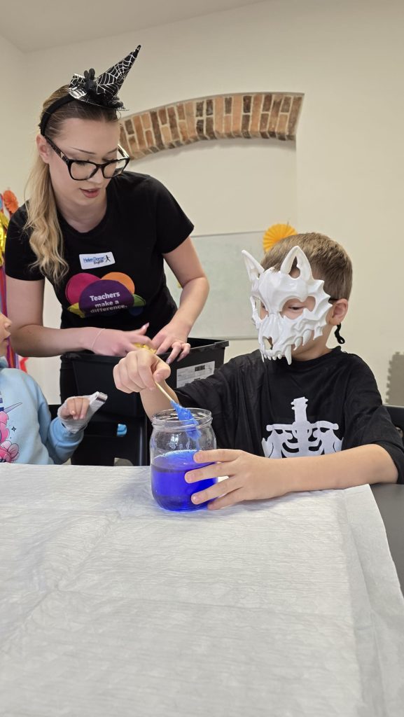 Warsztaty i zajęcia dodatkowe w szkole języka angielskiego i hiszpańskiego Helen Doron w Mikołowie 3 warsztaty halloween 3 - Helen Doron English