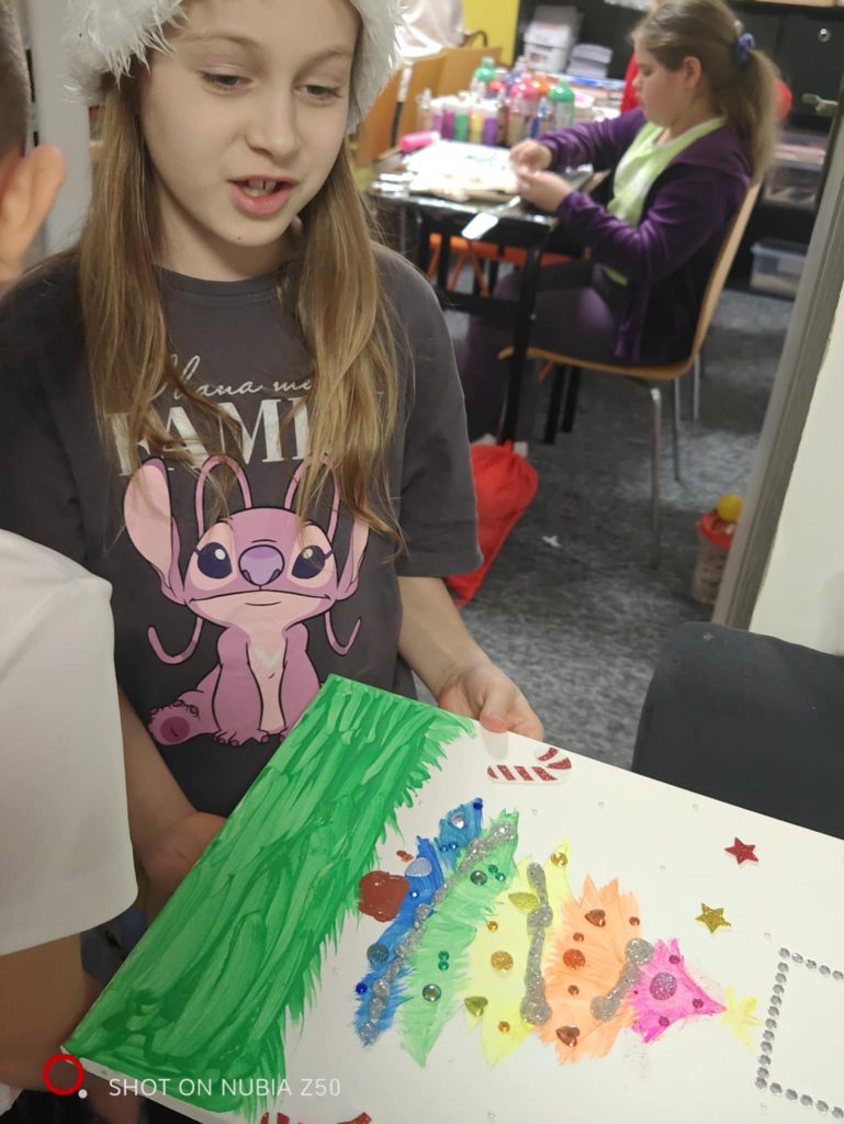 Messenger creation DED47F4E B5A3 4366 BDCC 2846BD36A85A - Helen Doron English