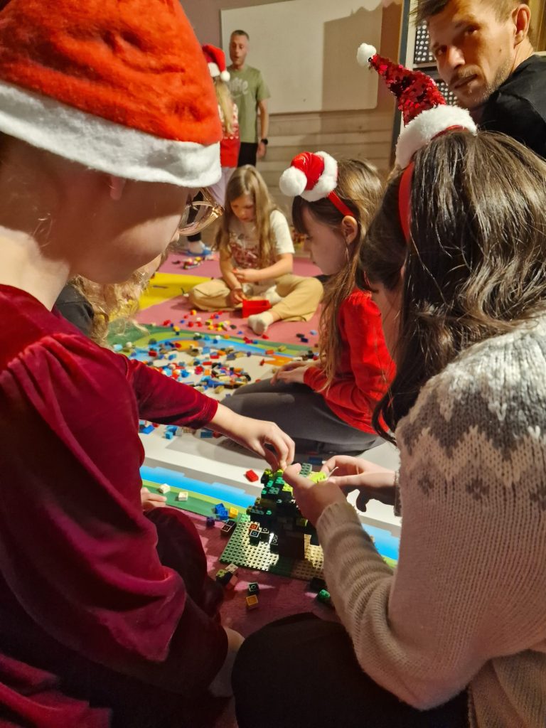 WhatsApp Image 2025 12 08 at 09.31.221 - Helen Doron English