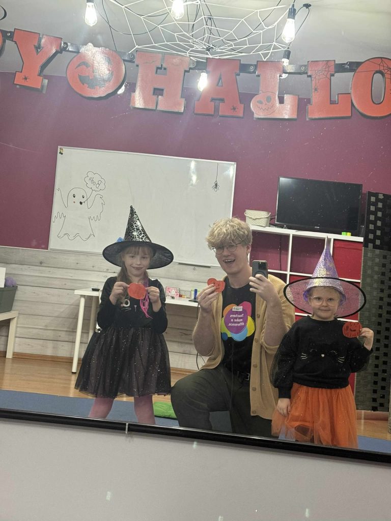 Strrrasznie udany tydzień przed Halloween! 👻🕷️🎃 7 WhatsApp Image 2025 12 08 at 10.02.425 - Helen Doron English