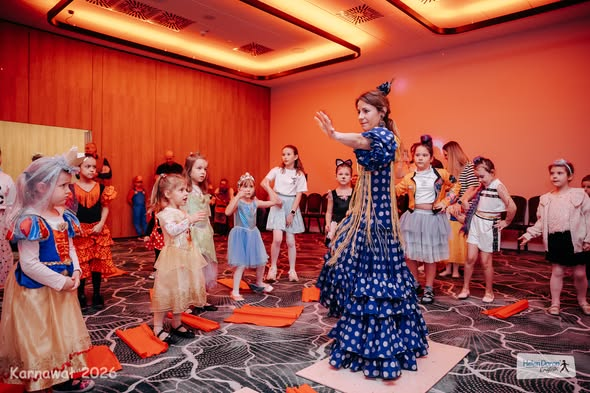 Bal karnawałowy Centrum Helen Doron Radom w rytmie flamenco 9 image 4 - Helen Doron English