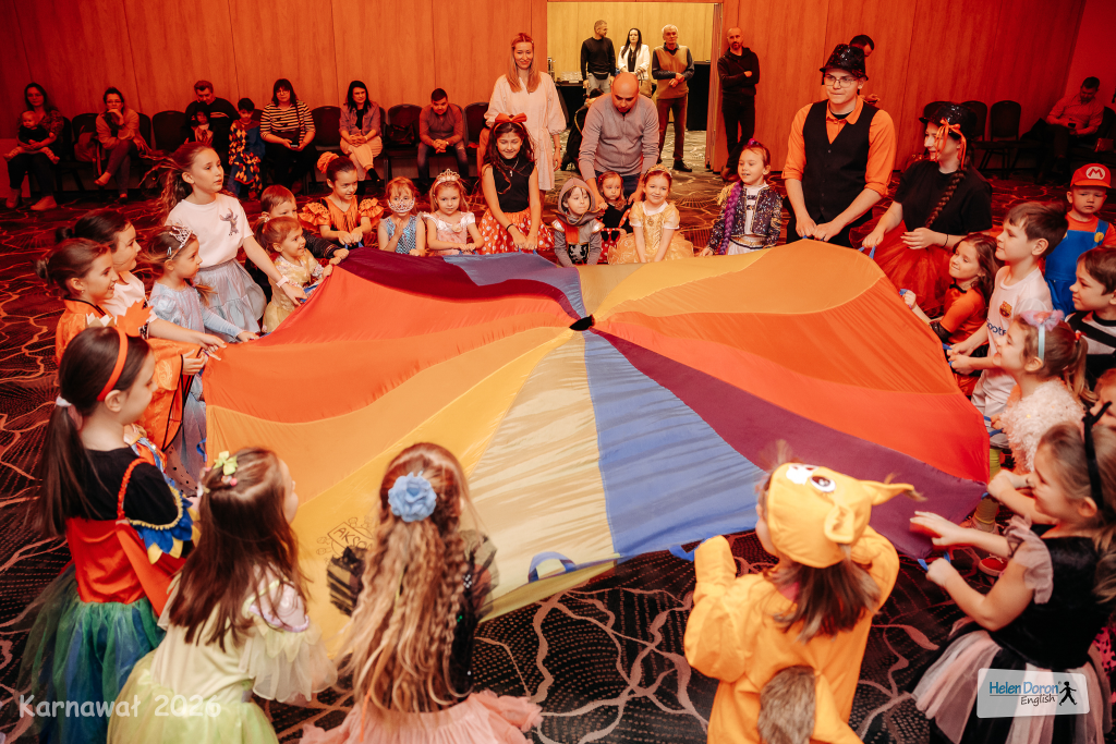 Bal karnawałowy Centrum Helen Doron Radom w rytmie flamenco 12 image 7 - Helen Doron English